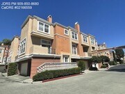 Photo - Gated 2 Bedroom Townhome in Irvine