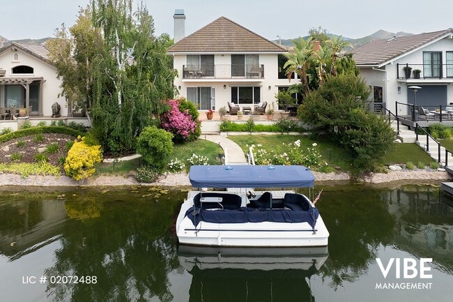 Building Photo - Gorgeous GUARD GATED Westlake Island 3+3 h... Rental