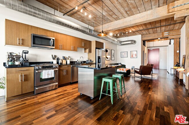 Photo - 530 S Hewitt St Unit 425