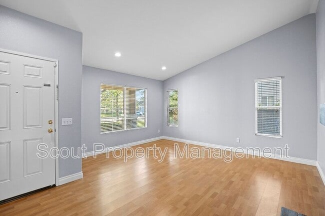 Photo - 31654 Granville Dr