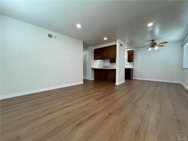 Photo - 5426 McCulloch Ave Unit B