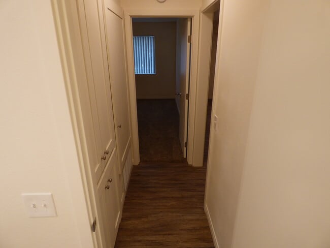 1x1 Hallway - Villa Maria Apartments