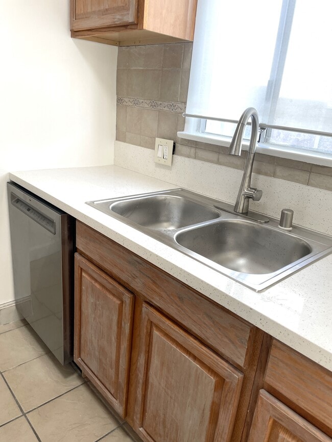 Photo - 628 S Pacific Coast Hwy Unit B