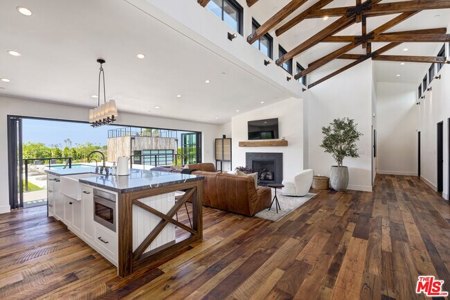 Photo - 6711 Wandermere Rd