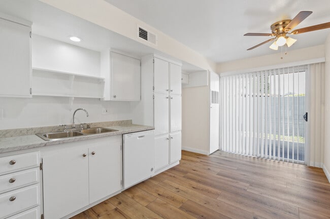 Photo - Magnolia Apartments