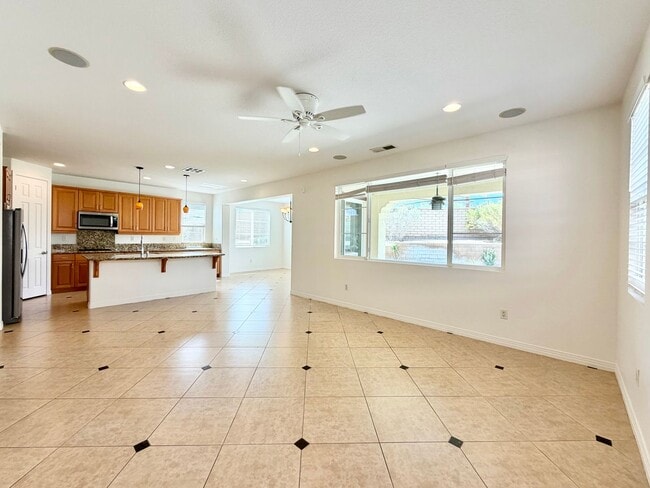 Photo - 73435 Travers St