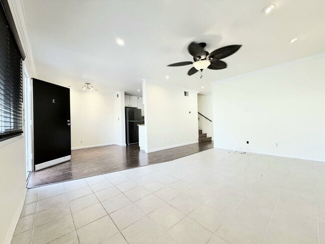 Photo - 809 E Acacia Ave Unit #E