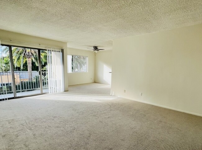 Photo - 6701 Waring Ave