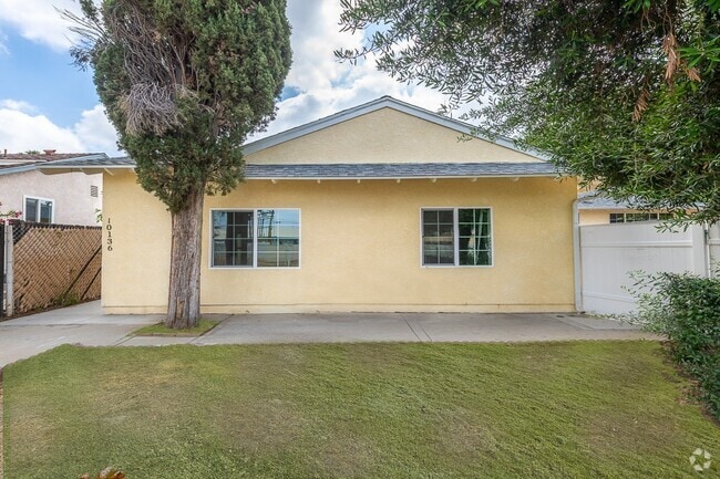 Building Photo - 10136 Forbes Ave Rental