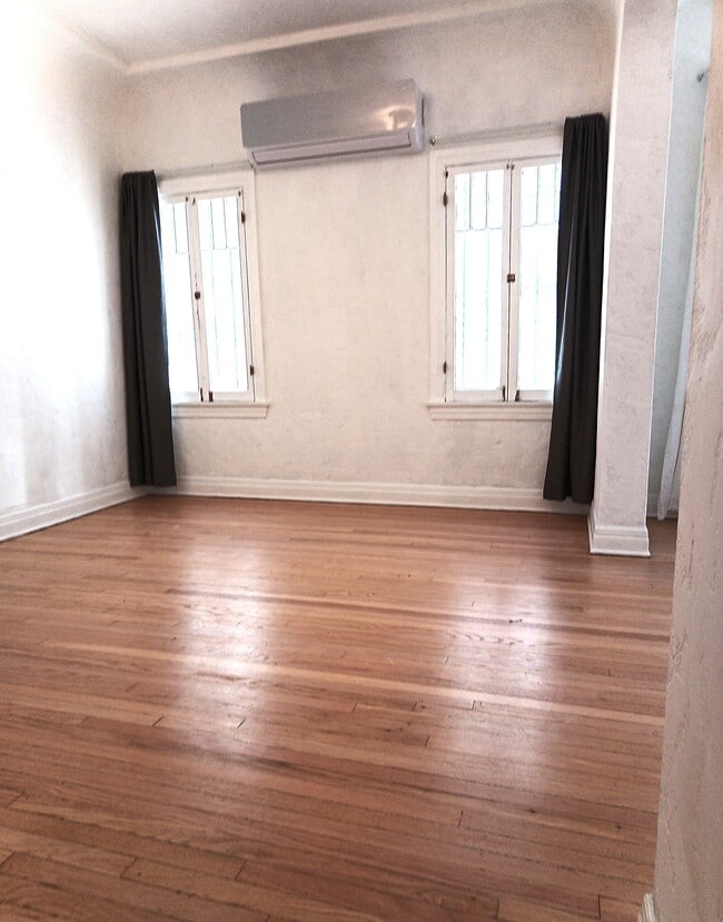 Photo - 427 N Genesee Ave Unit 427
