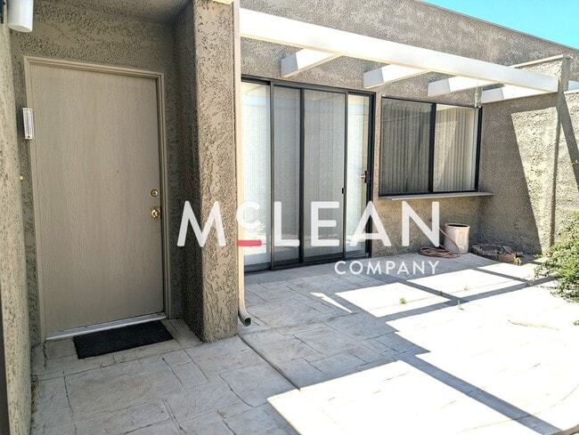 Photo - Beautiful 2BD/2BA Sunrise Oasis Condo with Resort Amenities