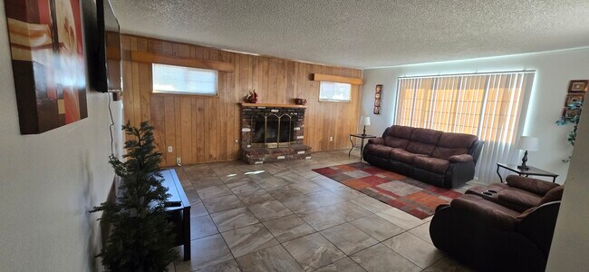 Photo - 44034 Carolside Ave