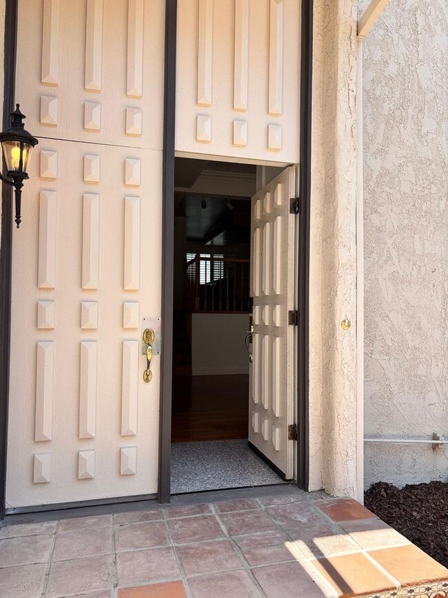Welcome to this stunning 2 bedroom 2.5 bat... - Welcome to this stunning 2 bedroom 2.5 bat... House