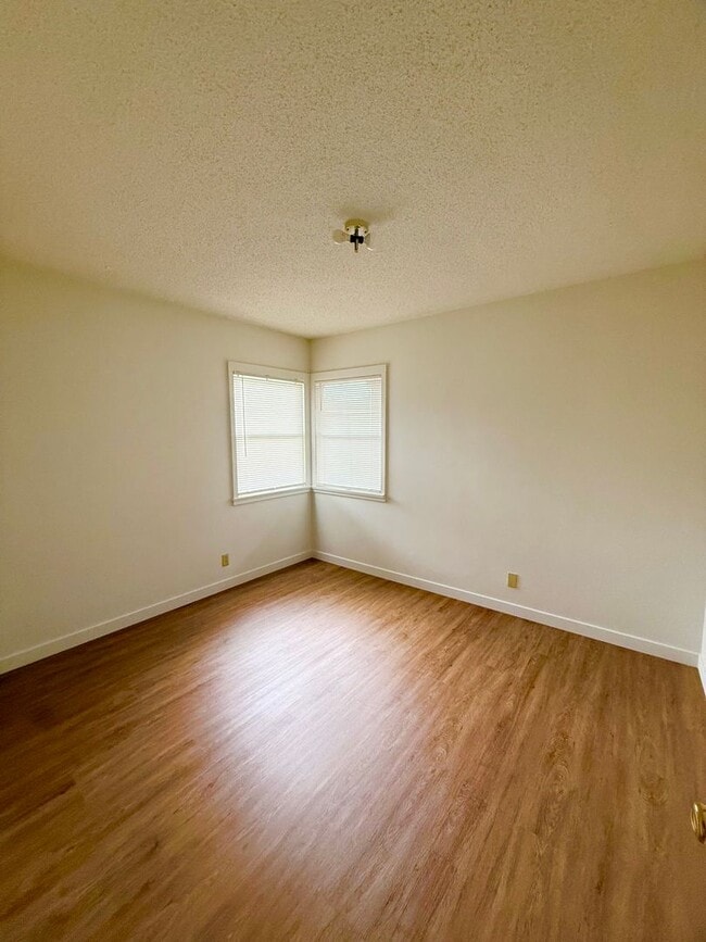 Photo - Carson St 2413-2415 Unit 2415