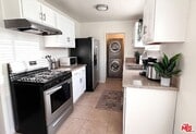 Photo - 17228 Vanowen St