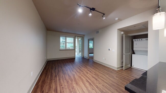 Photo - 1818 Platinum Triangle