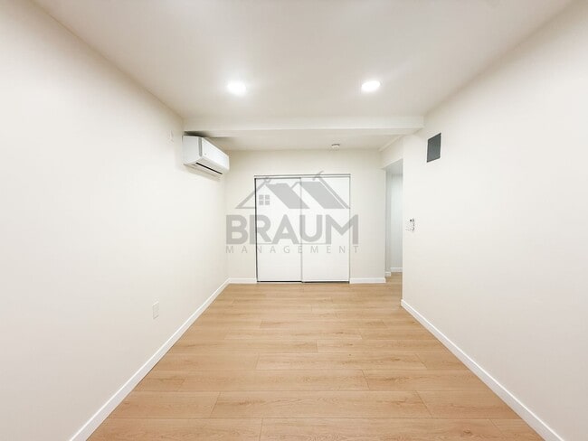 Photo - 15634 Leadwell St Unit 13