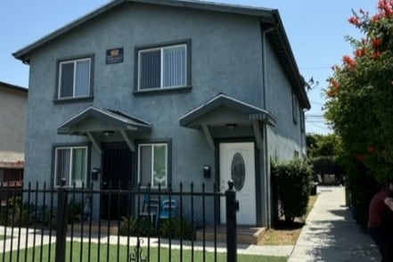 Photo - 10512-10514 S San Pedro St