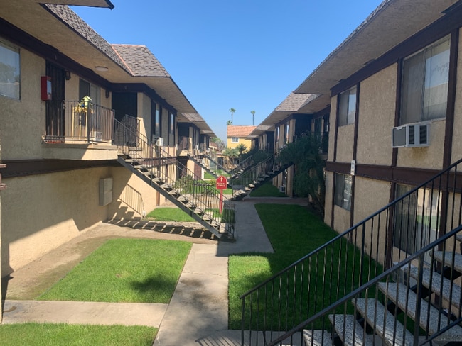 Photo - 3523 W Savanna St Unit 000