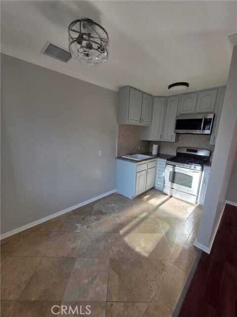 Photo - 208 W 90th St Unit 3