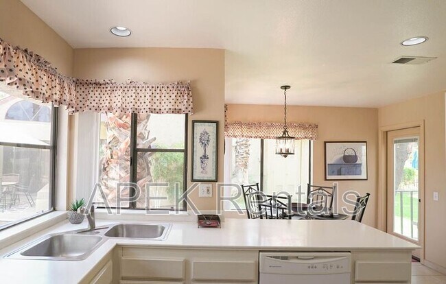 Photo - 211 Canyon Cir N