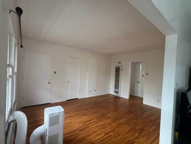 Photo - 873 N Hoover St Unit 873 1-2