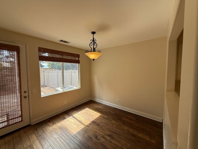 Photo - $750 Off First month's Rent - Cute Townhom...