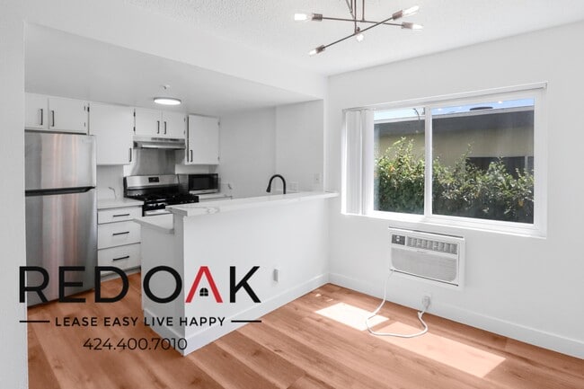 Photo - 13910 Sayre St Unit 2
