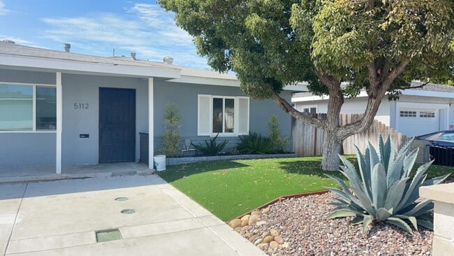 4BD/2BA, Remodeled Kitchen! Newer Floors! - 4BD/2BA, Remodeled Kitchen! Newer Floors!
