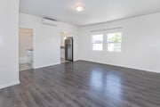 Photo - 1260 W 39th St Apartments