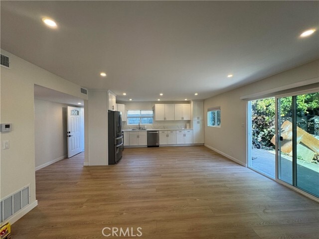 Building Photo - 1164 Raymond Ave Unit 2