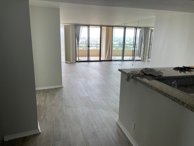 Photo - 4337 Marina City Dr Unit 843