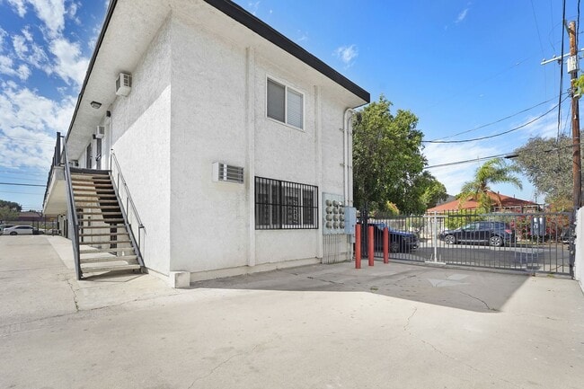 Photo - 10028 San Fernando Rd Unit #11