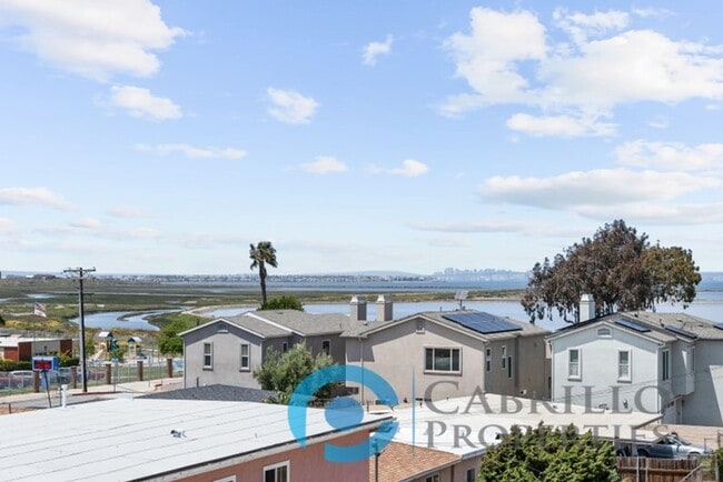 Photo - Gorgeously Renovated 2bd/2ba with Amazing View and PRIVATE 2 CAR GARAGE Unit 5