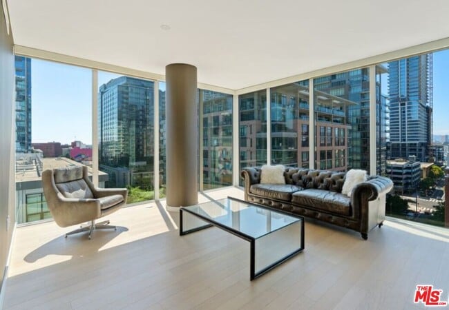 Building Photo - 1050 S Grand Ave Unit 1001