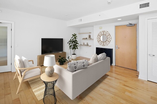 Building Photo - Modern West-Facing Condo with Spectacular Views and Prime Location in Hillcrest, San Diego Unit 301