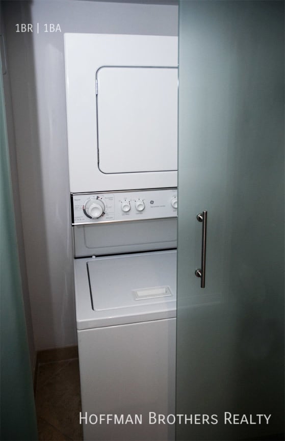 Photo - 1418 N Poinsettia Pl Unit 6