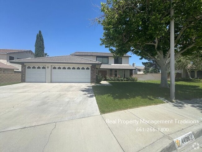 Building Photo - 4 + 3 Pool Home in West Lancaster