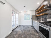 Photo - 1060 W 6th St House