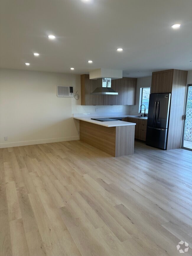 Building Photo - 8223 Blackburn Ave Rental
