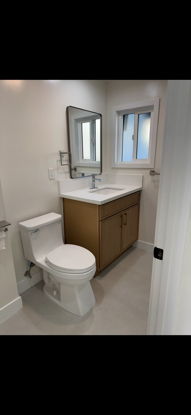 Photo - 1939 W Glenoaks Blvd