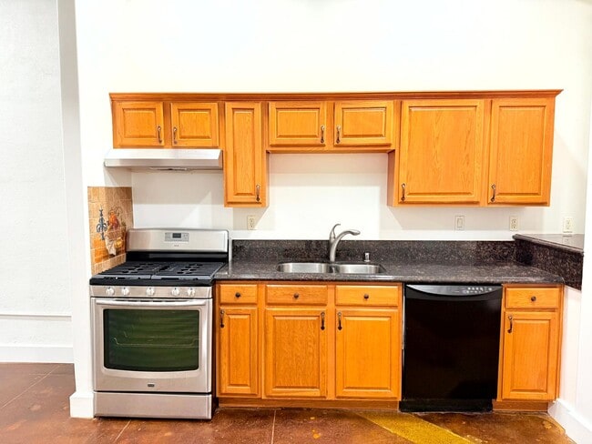 Photo - 1774 N Main St Unit B