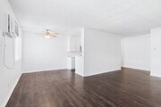 2BR, 2BA - 945SF - Living Room - Prospect Plaza Apartments