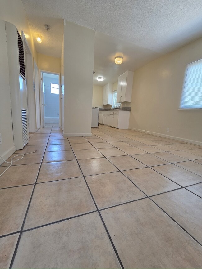 Photo - 437 Walnut Ave Unit 5