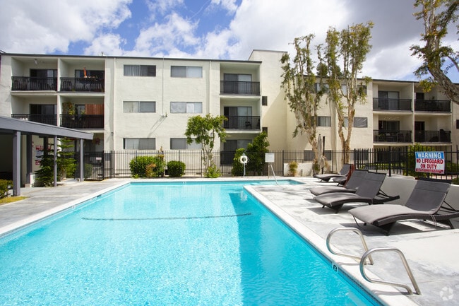 Pool - Tarzana Springs