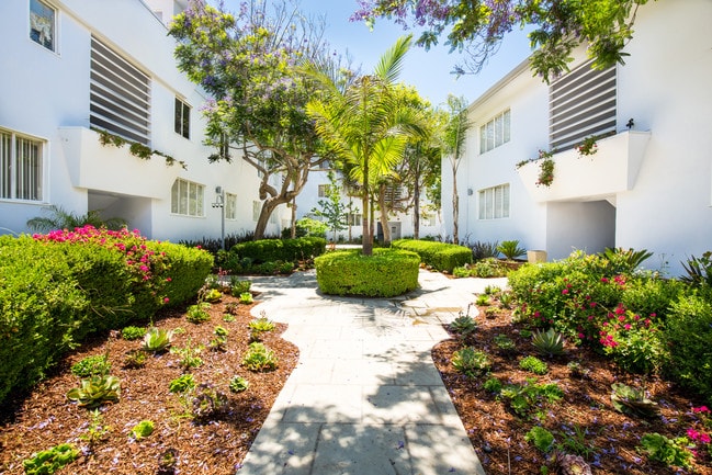 Photo - 140 San Vicente Blvd Unit A