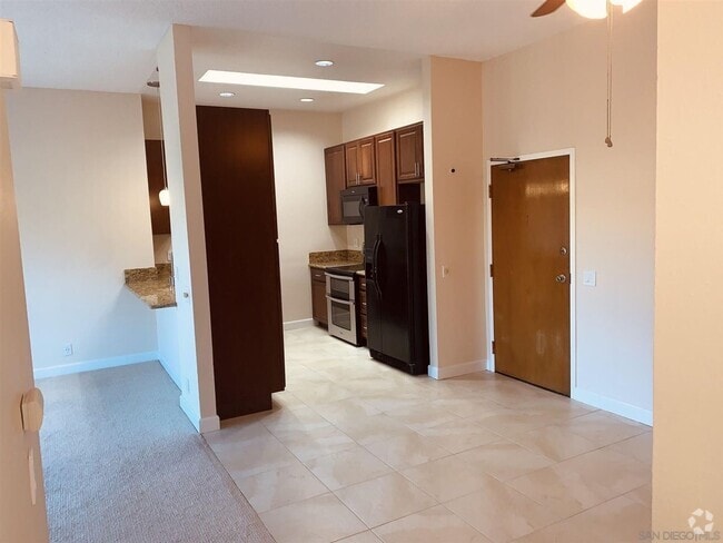 Building Photo - 8310 Regents Rd Unit 8310 Regents Rd 3E Rental
