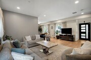 Photo - 9304 Franklin St