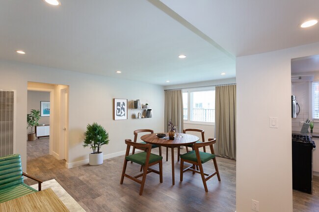 Photo - Hayden on Hollywood