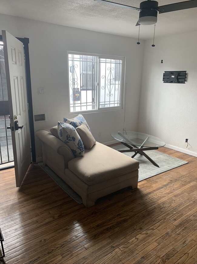 Photo - 2717 W Vernon Ave Unit 1/2